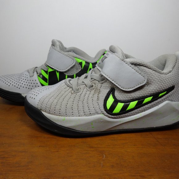 Nike Team Hustle Quick 2 Sport Kids Size 12C - Picture 3 of 10
